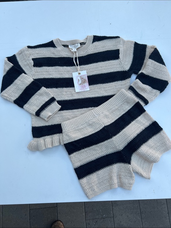 Jessica Simpson Other - Jessica Simpson Striped Knit Sweater & Shorts Set - Navy and Cream size 6